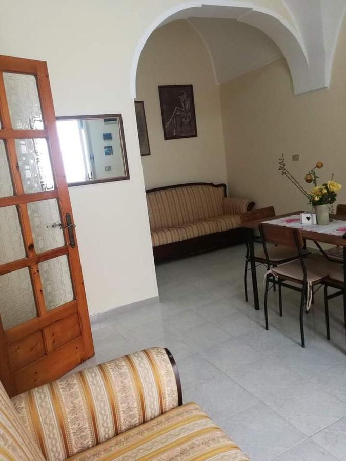 L 'Alcova Holidays Home Centro Storico Ceglie Messapica Luaran gambar