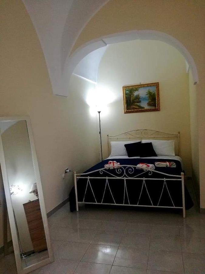 L 'Alcova Holidays Home Centro Storico Ceglie Messapica Luaran gambar