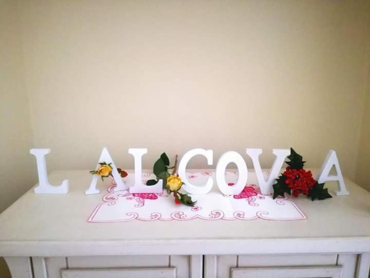 L 'Alcova Holidays Home Centro Storico Ceglie Messapica Luaran gambar