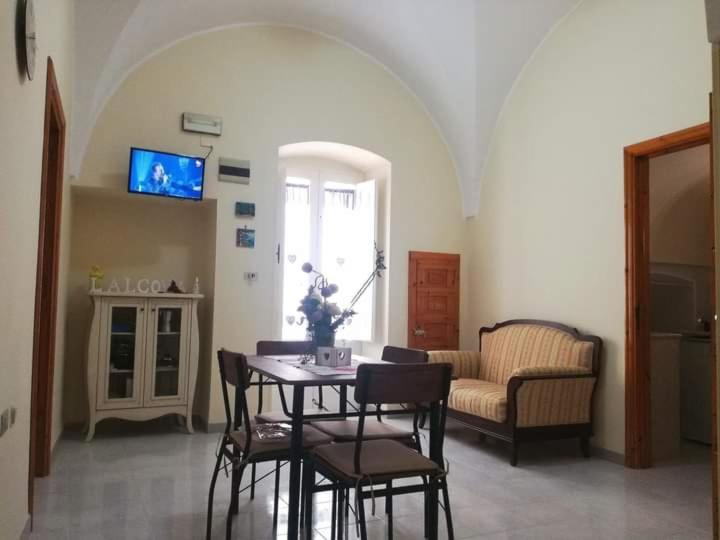 L 'Alcova Holidays Home Centro Storico Ceglie Messapica Luaran gambar