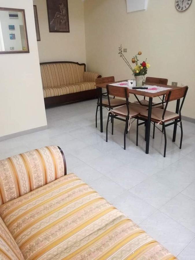 L 'Alcova Holidays Home Centro Storico Ceglie Messapica Luaran gambar