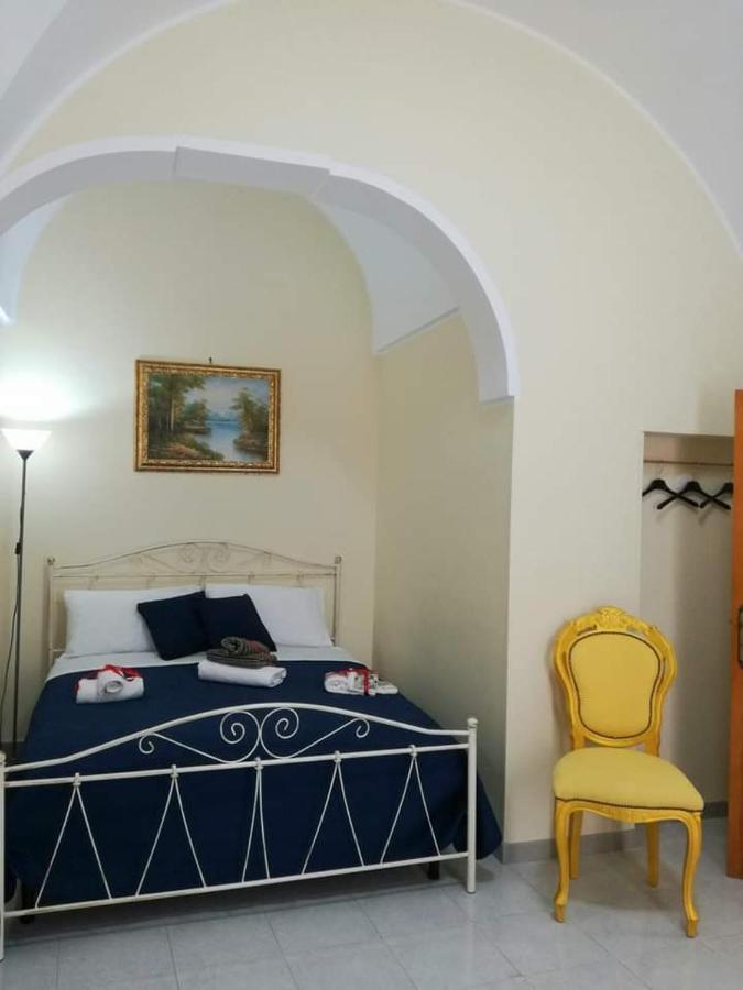 L 'Alcova Holidays Home Centro Storico Ceglie Messapica Luaran gambar