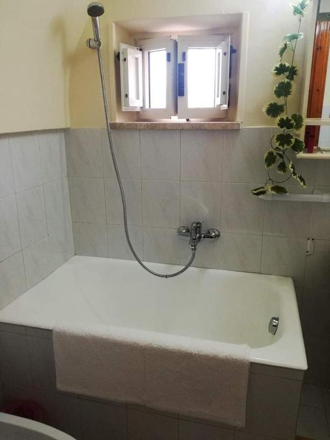 L 'Alcova Holidays Home Centro Storico Ceglie Messapica Luaran gambar