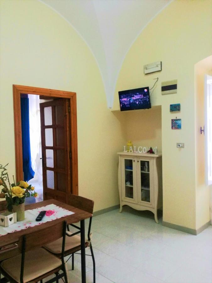 L 'Alcova Holidays Home Centro Storico Ceglie Messapica Luaran gambar