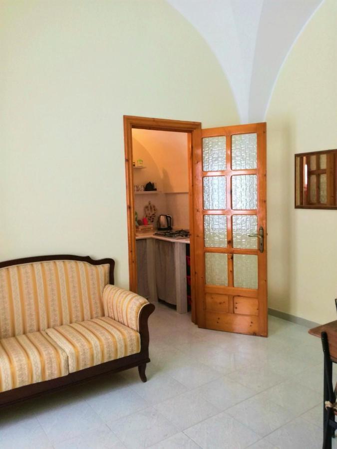 L 'Alcova Holidays Home Centro Storico Ceglie Messapica Luaran gambar