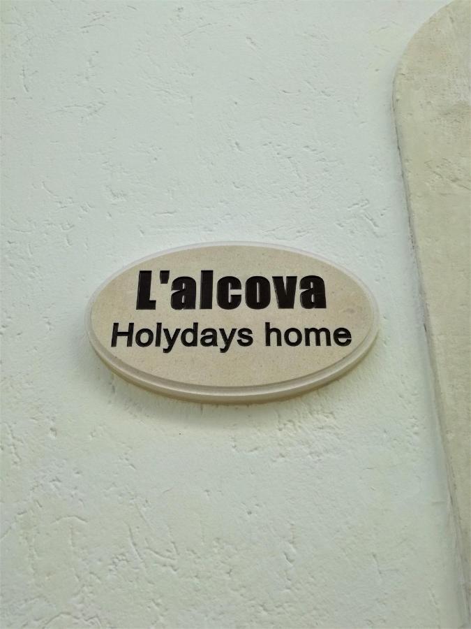 L 'Alcova Holidays Home Centro Storico Ceglie Messapica Luaran gambar