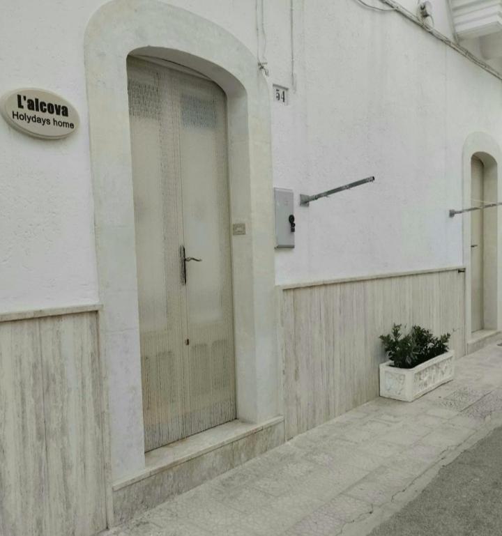 L 'Alcova Holidays Home Centro Storico Ceglie Messapica Luaran gambar